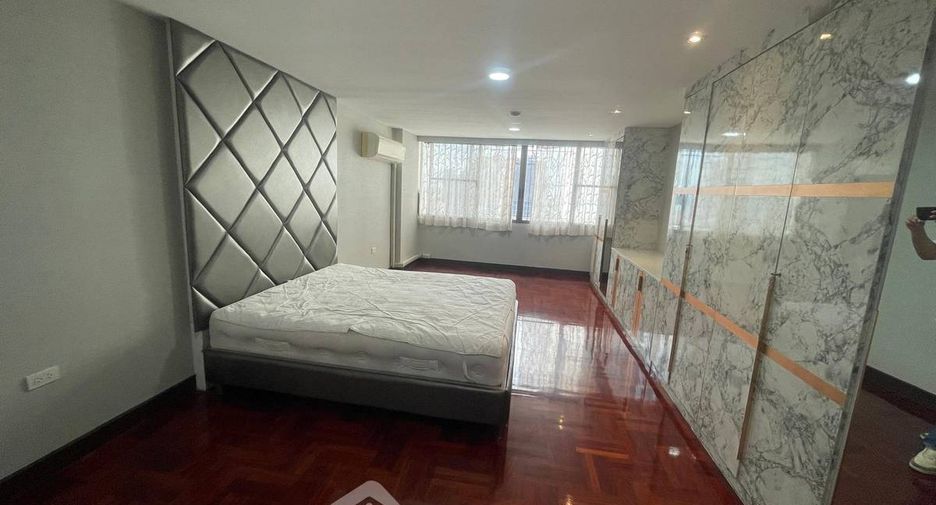 For rent 3 bedrooms condo in Watthana, Bangkok