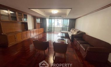 For rent 3 bedrooms condo in Watthana, Bangkok