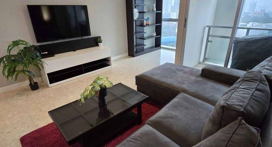 For rent 1 bed condo in Khlong Toei, Bangkok