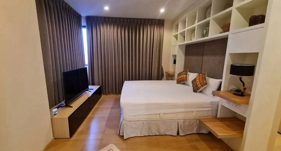 For rent 2 bedrooms condo in Watthana, Bangkok