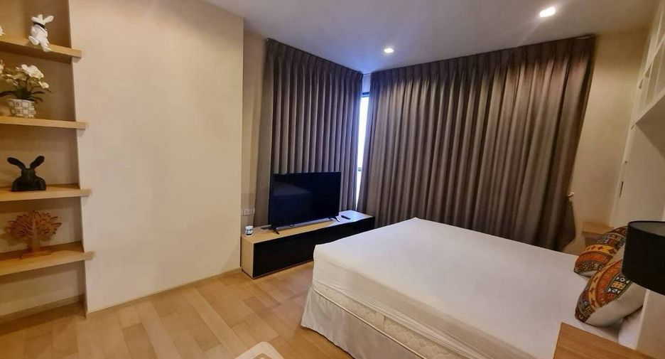 For rent 2 bedrooms condo in Watthana, Bangkok