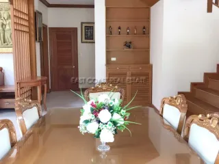 Haus zur Miete mit 4 Zimmer in Bang Lamung, Chonburi