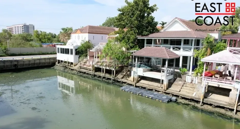 For rent 6 bedrooms house in Na Jomtien, Pattaya