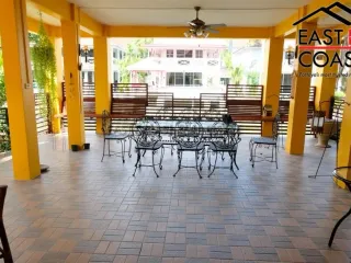 For rent 6 bedrooms house in Na Jomtien, Pattaya