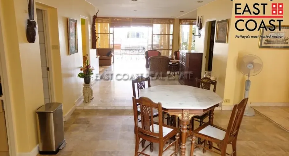 For rent 6 bedrooms house in Na Jomtien, Pattaya