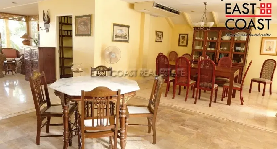 For rent 6 bedrooms house in Na Jomtien, Pattaya