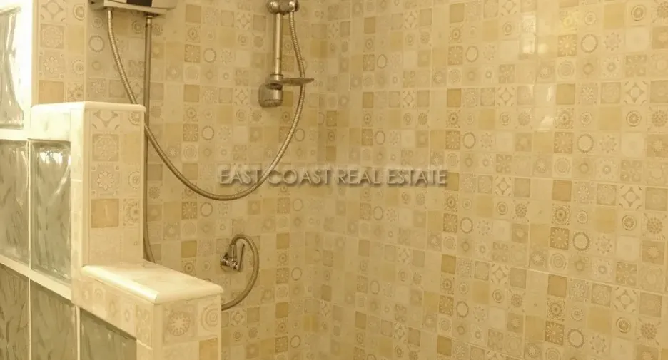 For rent 6 bedrooms house in Na Jomtien, Pattaya