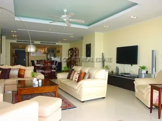 For sale 3 ベッドルーム condo in Bang Lamung, Chonburi