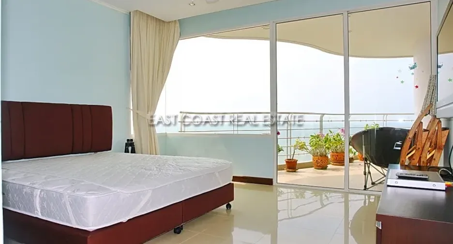 For sale 3 ベッドルーム condo in Jomtien, Pattaya