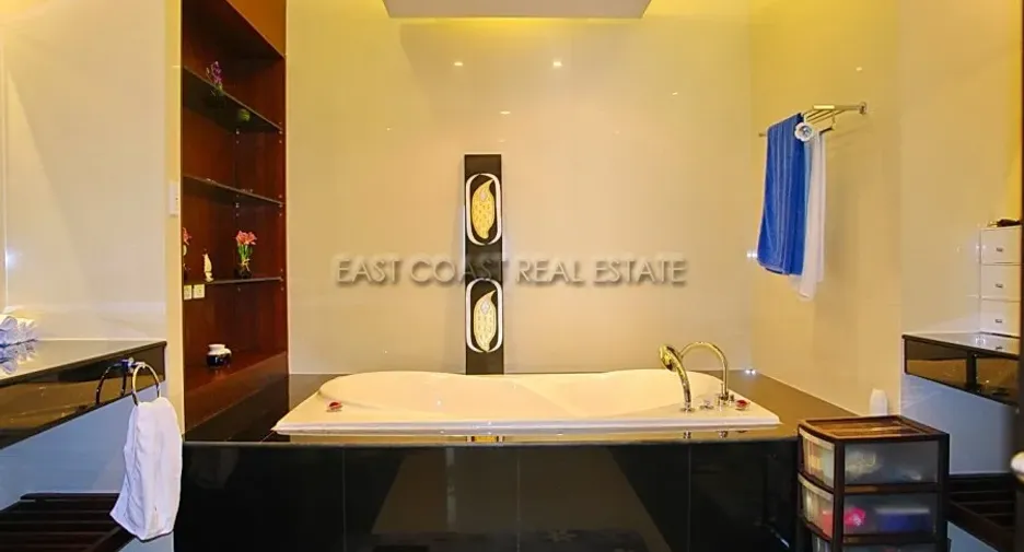 For sale 3 ベッドルーム condo in Jomtien, Pattaya