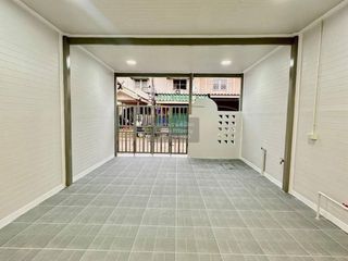 À vendre 3 chambres maison de ville à Bang Yai, Nonthaburi