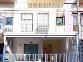 For sale 3 bedrooms townhouse in Lam Luk Ka, Pathum Thani