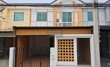 Reihenhaus zum Kauf mit 3 Zimmer in Bang Phli, Samut Prakan