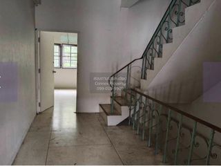 For sale 4 bedrooms retail Space in Thawi Watthana, Bangkok