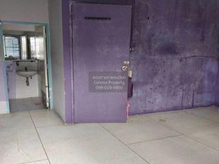 For sale 4 bedrooms retail Space in Thawi Watthana, Bangkok