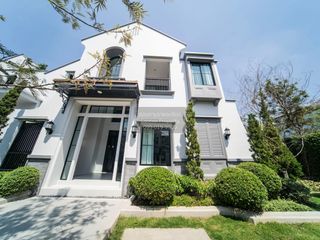 For sale 4 bedrooms house in Saphan Sung, Bangkok