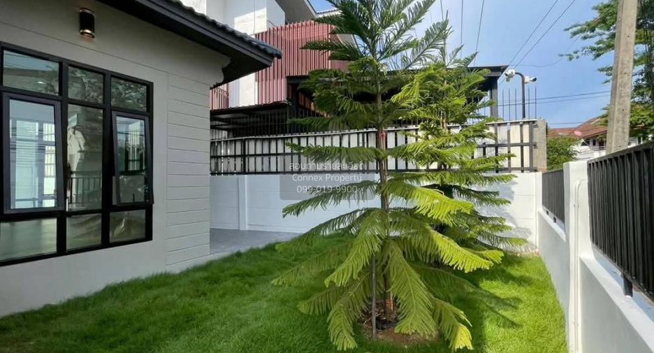 For sale 3 bedrooms house in Bang Kapi, Bangkok