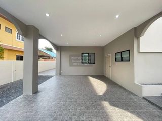 For sale 3 bedrooms house in Bang Kapi, Bangkok