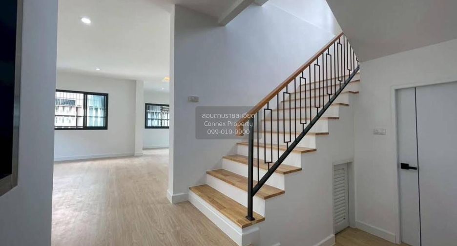 For sale 3 bedrooms house in Bang Kapi, Bangkok
