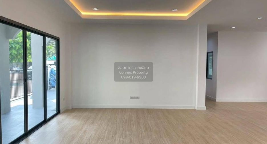 For sale 3 bedrooms house in Bang Kapi, Bangkok
