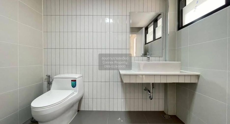 For sale 3 bedrooms house in Bang Kapi, Bangkok