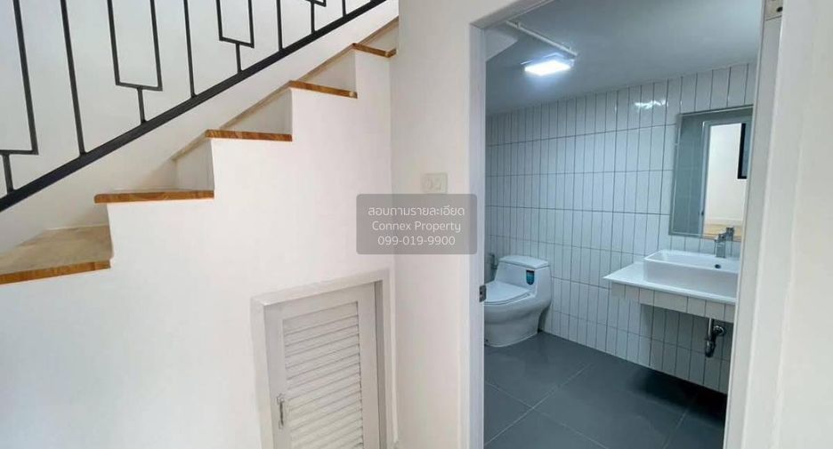 For sale 3 bedrooms house in Bang Kapi, Bangkok