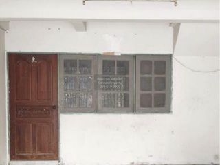 For sale 4 bedrooms retail Space in Thawi Watthana, Bangkok