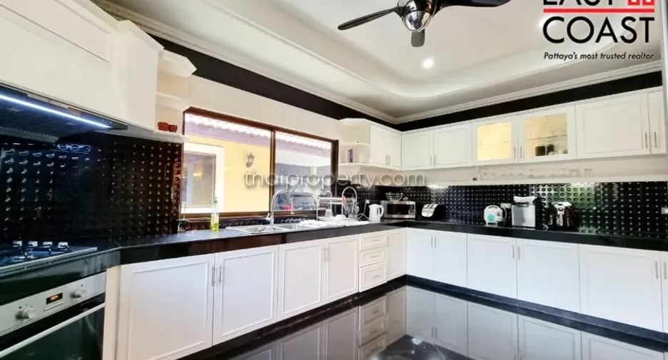 For rent and for sale 3 bedrooms house in Bang Lamung, Chonburi