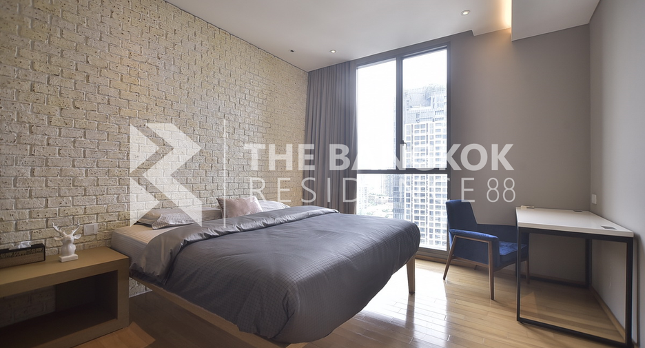 For sale 1 bed condo in Khlong Toei, Bangkok
