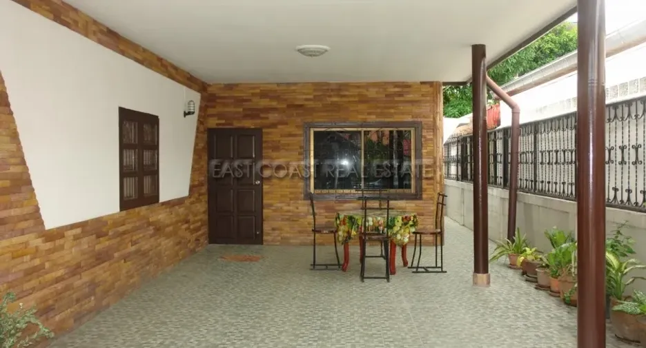 For rent and for sale 3 bedrooms house in Bang Lamung, Chonburi