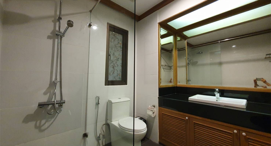 For rent 1 bed condo in Khlong San, Bangkok
