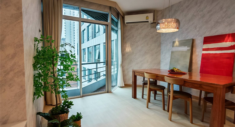 For rent 3 bedrooms condo in Sathon, Bangkok