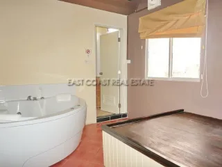 Local comercial en venta en Bang Lamung, Chonburi