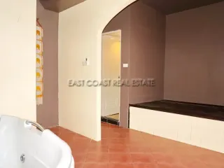 Local comercial en venta en Bang Lamung, Chonburi