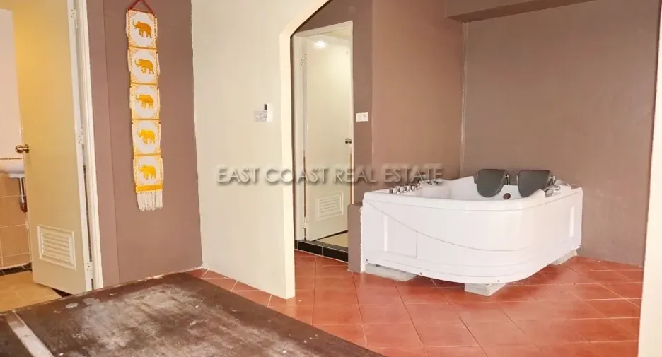 Local comercial en venta en Bang Lamung, Chonburi