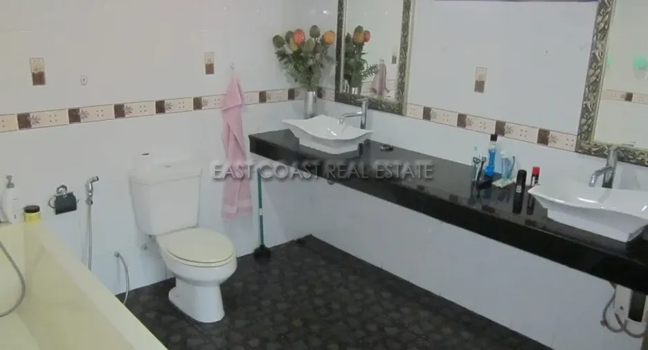 For rent 5 bedrooms house in Bang Lamung, Chonburi