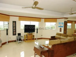 For rent 2 bedrooms condo in Na Jomtien, Pattaya