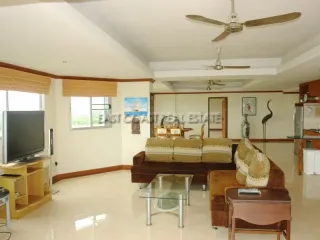 For rent 2 bedrooms condo in Na Jomtien, Pattaya