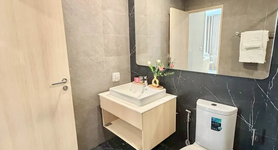 For rent 2 bedrooms condo in Bang Na, Bangkok