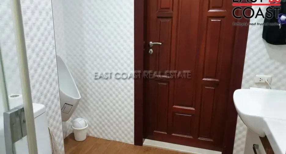 For sale 3 ベッドルーム condo in Bang Lamung, Chonburi