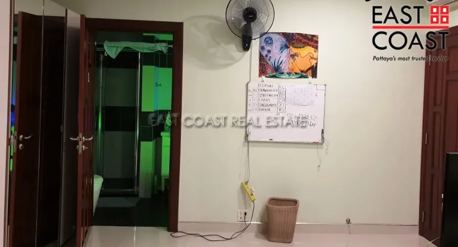 For sale 3 ベッドルーム condo in Bang Lamung, Chonburi