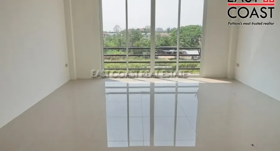 For rent そして for sale retail Space in Bang Lamung, Chonburi