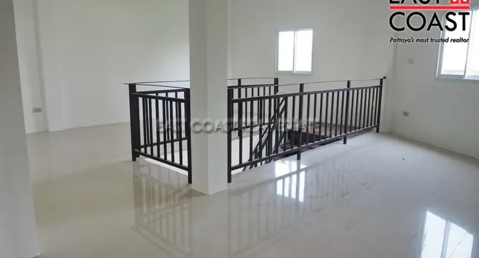 For rent そして for sale retail Space in Bang Lamung, Chonburi