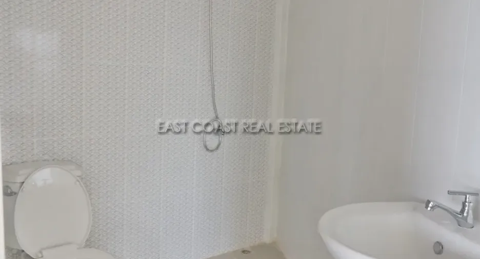 For rent そして for sale retail Space in Bang Lamung, Chonburi