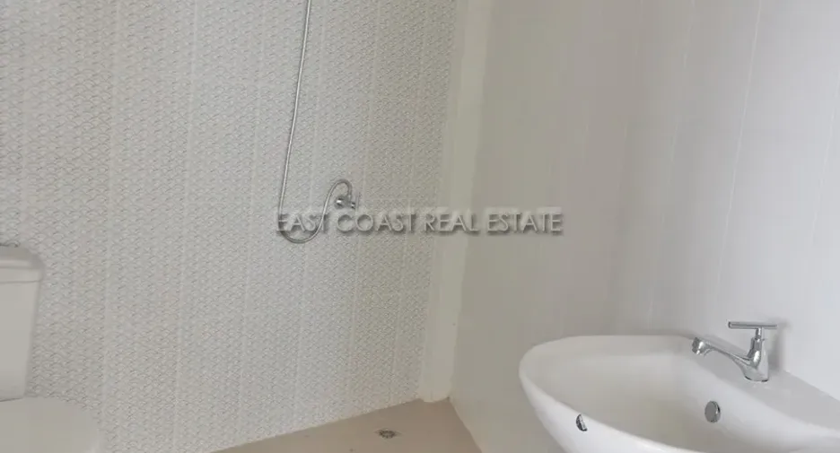 For rent そして for sale retail Space in Bang Lamung, Chonburi