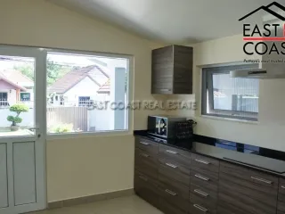 Haus zum Kauf mit 1 Zimmer in Bang Lamung, Chonburi