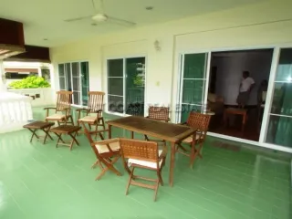 For rent 2 bedrooms condo in Na Jomtien, Pattaya