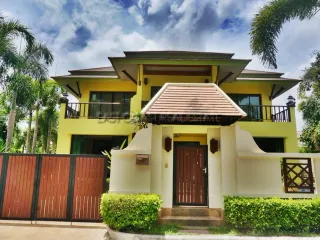 Casa en venta de 4 habitaciones en Bang Lamung, Chonburi