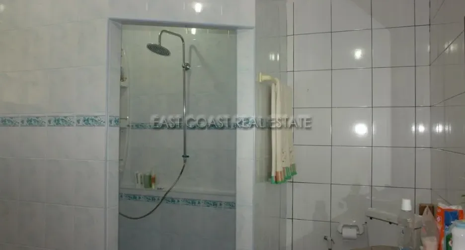 For rent and for sale 4 bedrooms house in Bang Lamung, Chonburi
