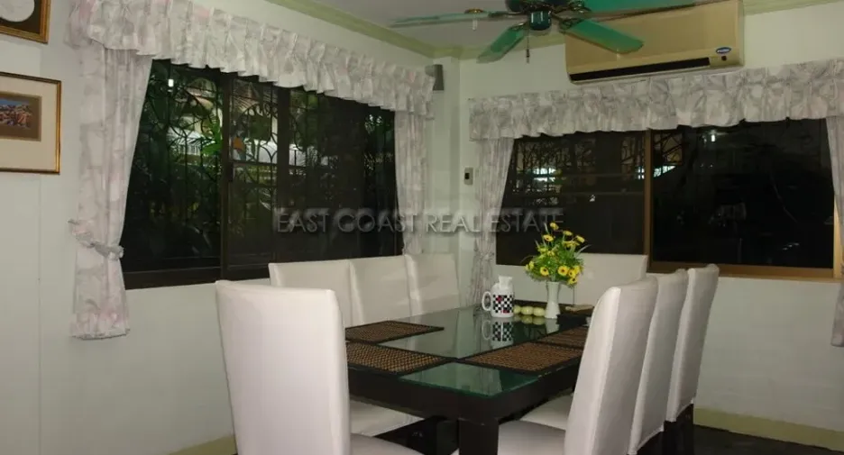For rent and for sale 4 bedrooms house in Bang Lamung, Chonburi